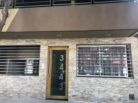 TIPO CASA A ESTRENAR 2 AMBIENTES CON PATIO y JARDIN Boedo