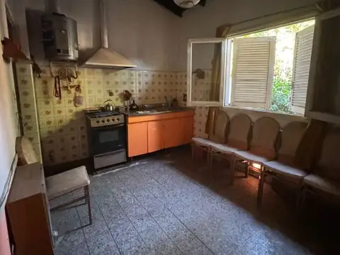 Casa en Venta con 4 cocheras