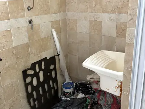 Depto Tipo Casa en Venta en Villa Luzuriaga, USD 50.000