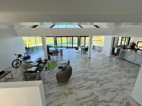 Casa 7 ambientes con 3 baños