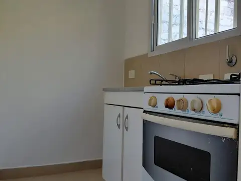 Depto Tipo Casa en Alquiler en Munro-Este, $ 450.000