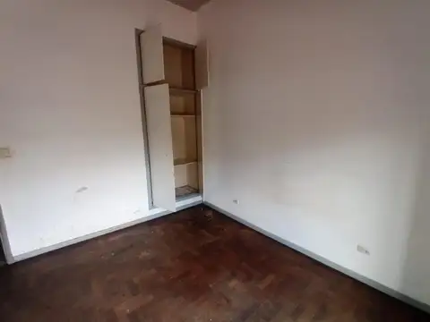 Depto Tipo Casa en Venta 50 años