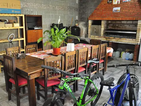 Casa 5 ambientes con 3 baños
