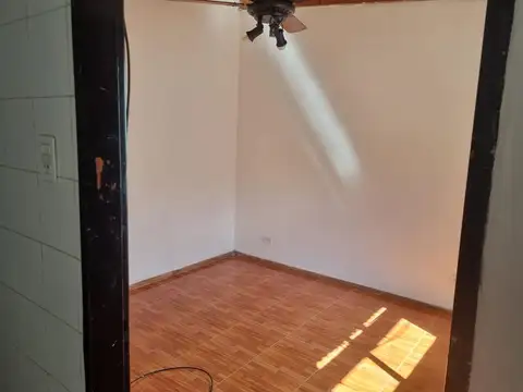 Depto Tipo Casa 2 ambientes con 1 baño