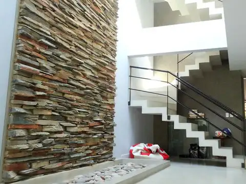 Casa en Venta en Olivos Vias/Maipu, USD 420.000