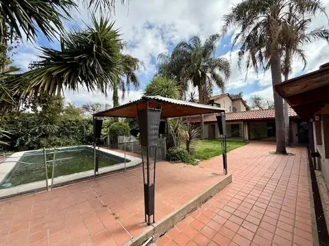 Casa 7 ambientes con 4 baños