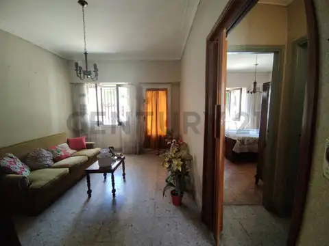 Casa 5 ambientes con 1 baño