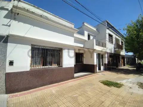 Venta de casa en La Plata de 3 dormitorios en 4 e/ 78 y 79