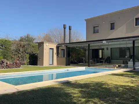Casa en venta 5 Ambientes 3 Dormitorios Escritorio Pileta  Garin Maschwitz Escobar Escritura