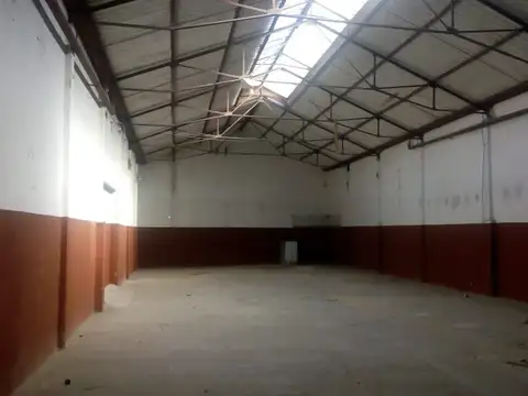 Dr A E Lavarello Av. C Larrald 1200