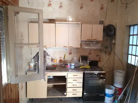 CASA 2 DORMITORIOS CON PATIO Y TERRAZA.