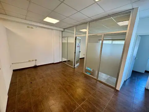 OFICINA MONOAMBIENTE EN VENTA LA PLATA CON PRIVADO