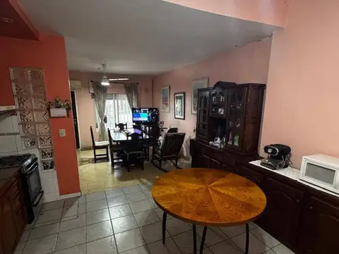 Casa 3 ambientes con 2 baños