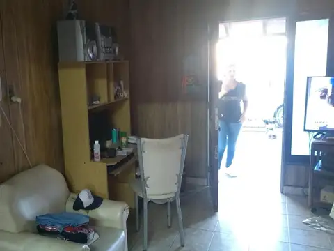 Casa 3 ambientes con 1 baño