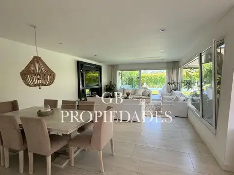 Casa en Venta en Ayres Plaza, USD 690.000