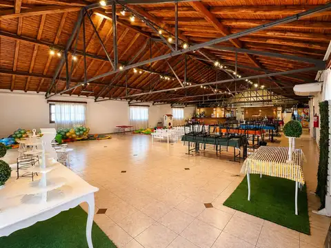 Venta de locales comerciales en Maipú- Edificio Furlotti.