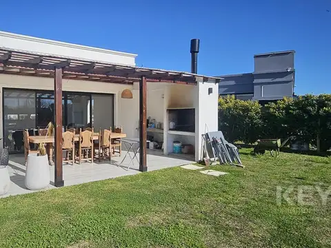 Casa en  San Ramiro, Pilar del Este