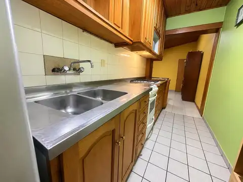 Casa 4 ambientes con 1 baño