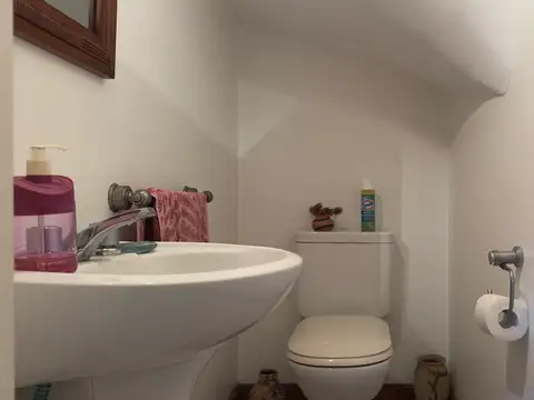 Casa 5 ambientes con 3 baños
