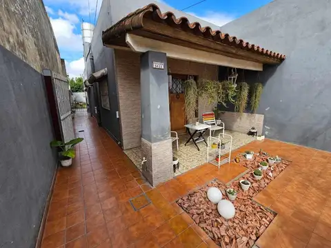 VENTA CASA 2 AMB AMPLIO FONDO GALERIA PARRILLA