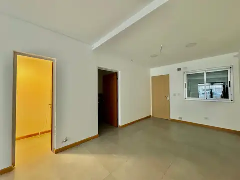 Local en Alquiler en Luis Agote, $ 520.000