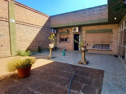 CASA EN VENTA LANÚS 3 AMB GARAGE 3 AUTOS Y TERRAZA
