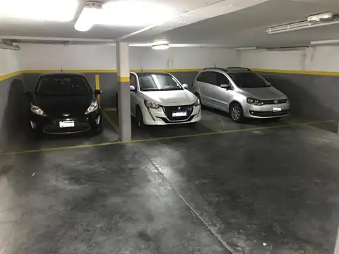 COCHERA EN MARTINEZ, EXCELENTE UBICACION