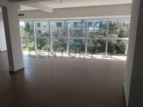 Avenida Belgrano 32000, Piso 1
