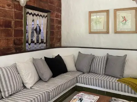 Casa en Alquiler con 1 cochera