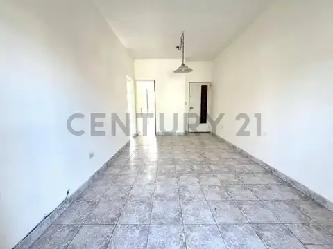 VENTA EN BLOQUE / 2 DEPARTAMENTOS 3 AMB + 2 GALPONES - CASEROS