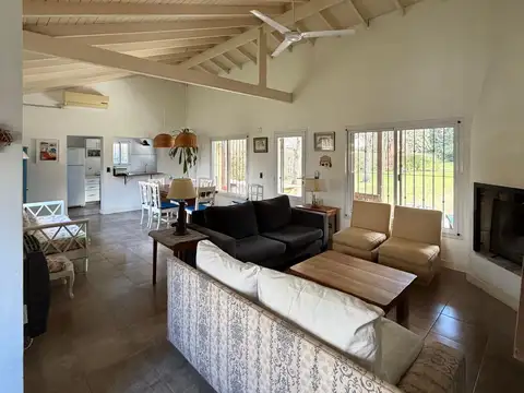 Quinta en Alquiler en Exaltación de la Cruz, USD 1.100