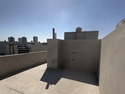 VENTA DE POZO. 1 AMBIENTE CON TERRAZA Y PARRILLA PROPIA. APTO PROF. IDEAL TEMPORARIO.HIDALGO 1418