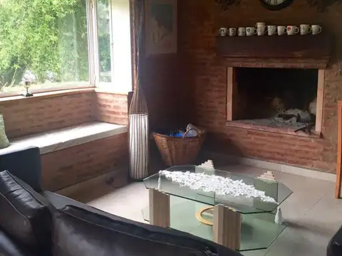 Casa 5 ambientes con 4 baños