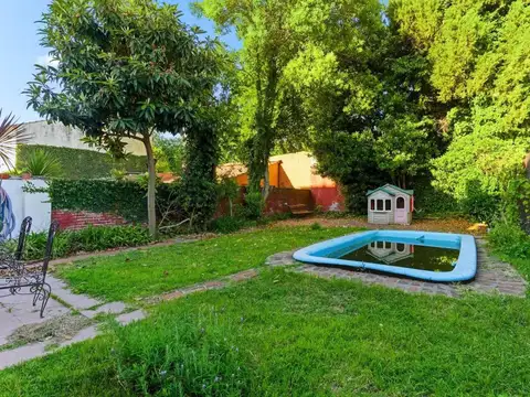 VENTA CASA CON TERRENO EN ADROGUE
