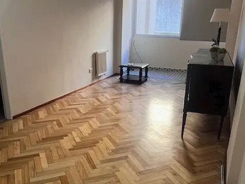 Excelente semipiso contrafrente Amplio totalmente reciclado 2/3 dormitorios