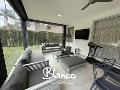 Casa 4 ambientes con 3 baños