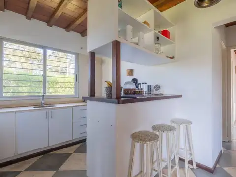 Casa en alquiler en la Barra de 3 dormitorios con pileta 100