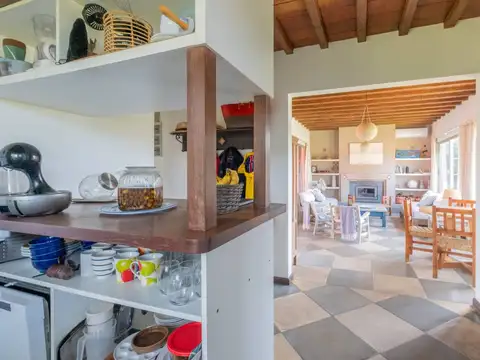 Casa en alquiler en la Barra de 3 dormitorios con pileta