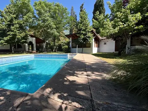ALQUILER - CASA EN CHACRAS DE CORIA