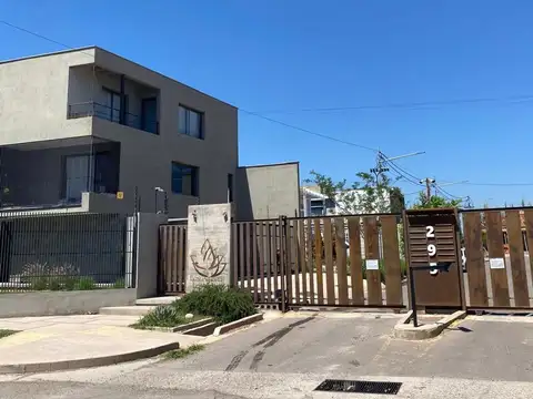 Depto Tipo Casa en Venta en Carrodilla, USD 145.000