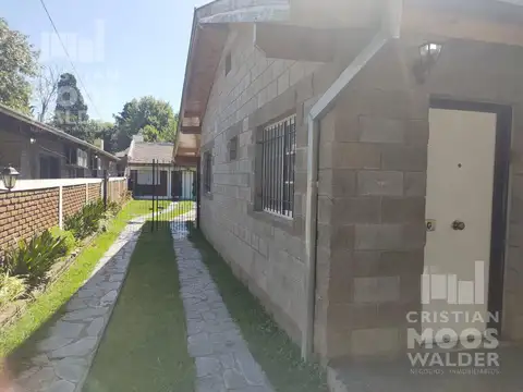 Casa 8 ambientes con 2 baños