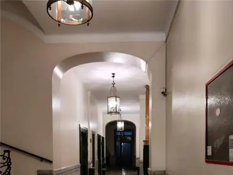 25 De Mayo 200, Piso 1