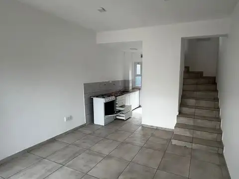 Depto Tipo Casa en Alquiler de 1 dormitorio