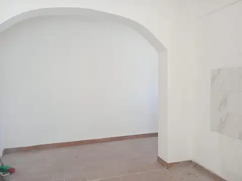 Inmueble c/ 2 Departamentos y 2 Locales