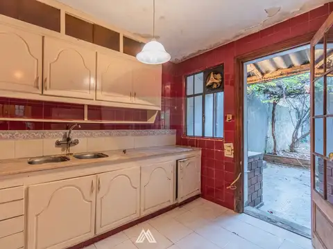 Casa 5 ambientes con 1 baño