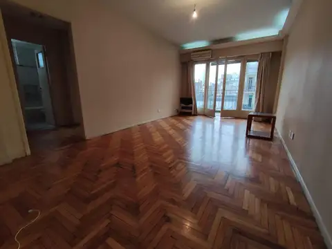 Departamento sobre Av Corrientes de 3 ambientes