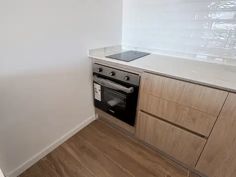 EDIFICIO DE CATEGORIA- PISO ALTO Al Frente- A ESTRENAR!