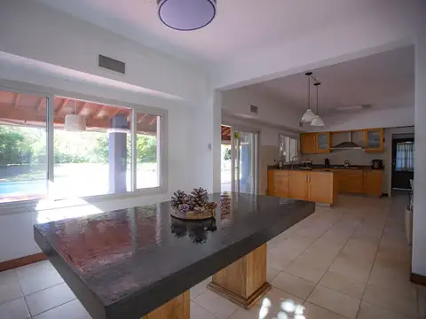 Casa en Alquiler en Ayres De Pilar, USD 2.000