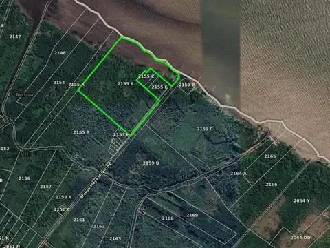 Campo de 33 Has con costa de Rio