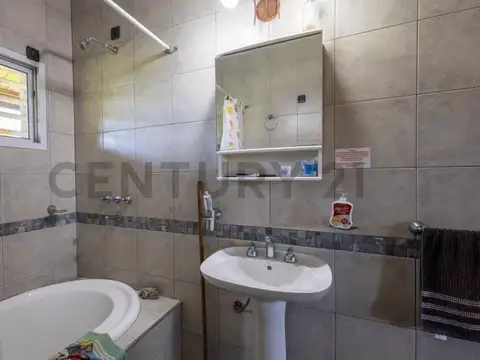 Montevideo e 105 y 106 , Piso 0